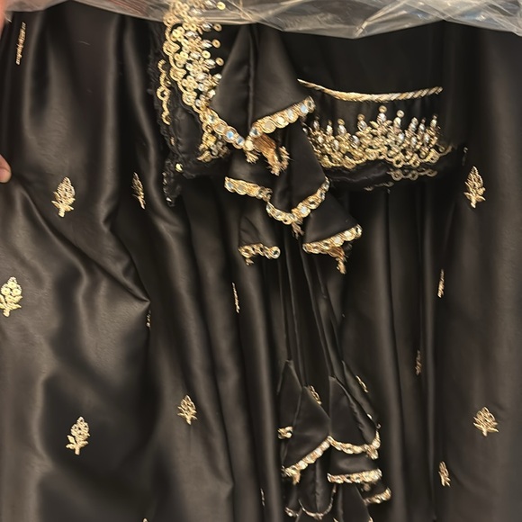 Black & Gold Lehenga - Picture 4 of 4